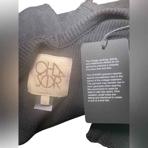 Chaser Cold Shoulder Black Ribbed Top Small NWT - Picture 4 of 5